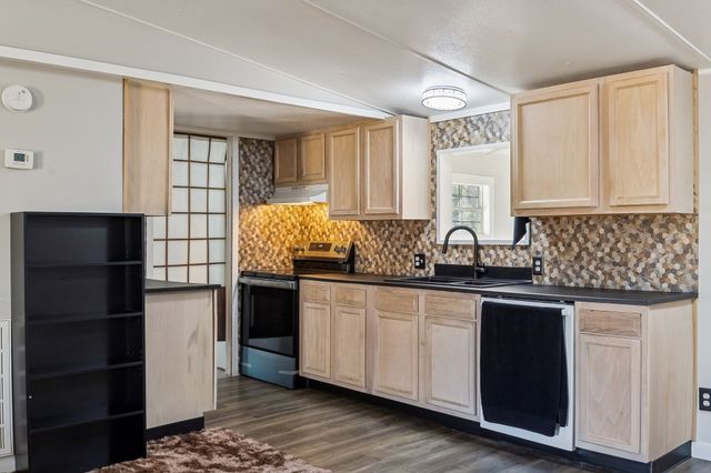 1053 Pack Rd, White Bluff, TN 37187