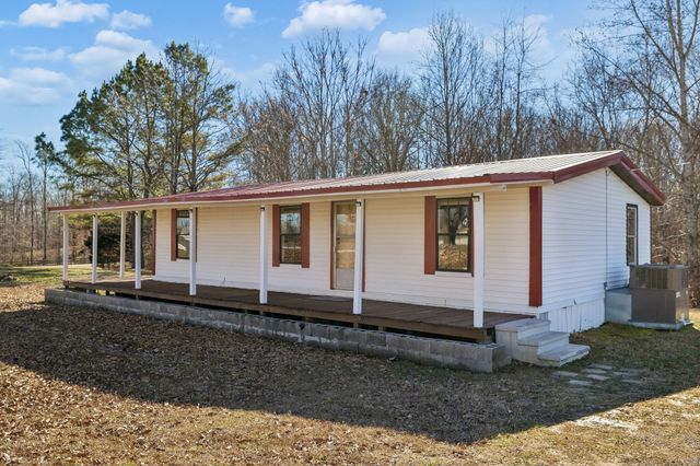 1053 Pack Rd, White Bluff, TN 37187