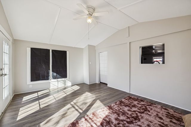 1053 Pack Rd, White Bluff, TN 37187