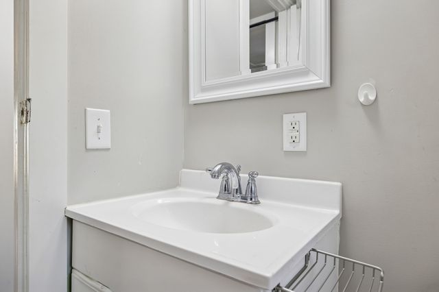 1053 Pack Rd, White Bluff, TN 37187