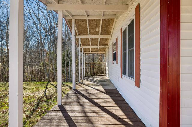 1053 Pack Rd, White Bluff, TN 37187