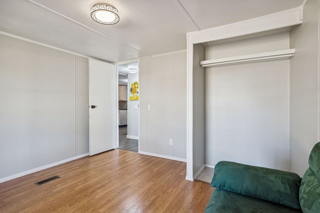 1053 Pack Rd, White Bluff, TN 37187