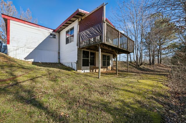1053 Pack Rd, White Bluff, TN 37187