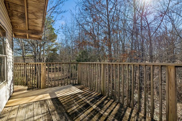 1053 Pack Rd, White Bluff, TN 37187