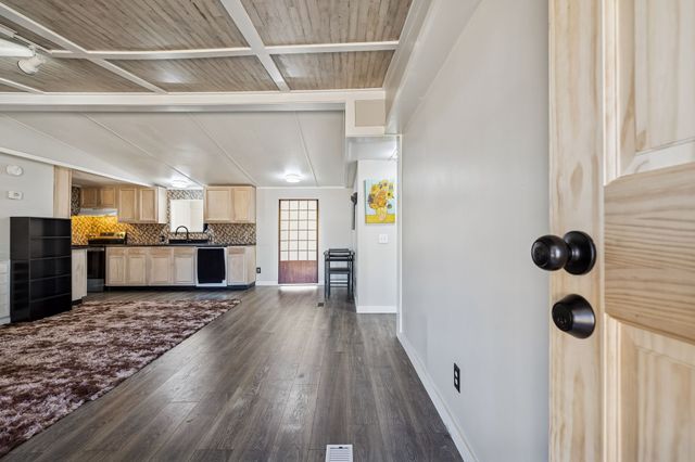 1053 Pack Rd, White Bluff, TN 37187