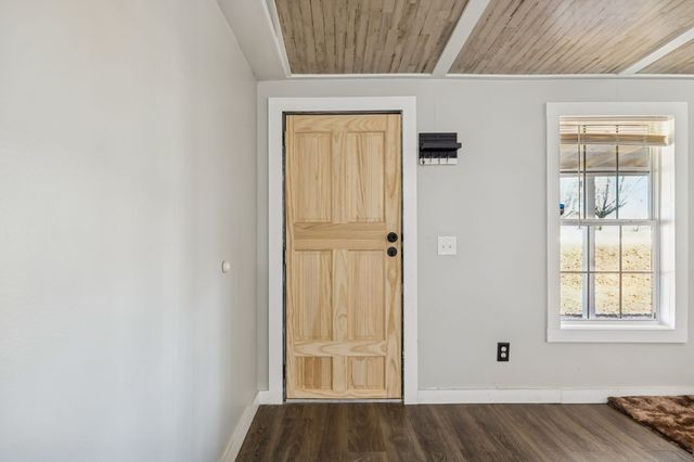 1053 Pack Rd, White Bluff, TN 37187