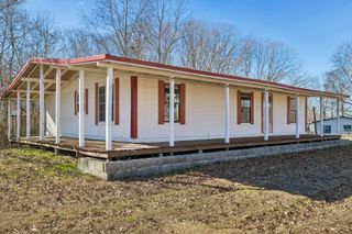 1053 Pack Rd, White Bluff, TN 37187