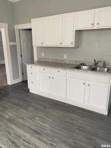 1335 W 13TH Street, Davenport, IA 52804