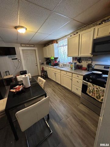 1335 W 13TH Street, Davenport, IA 52804