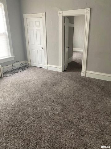 1335 W 13TH Street, Davenport, IA 52804