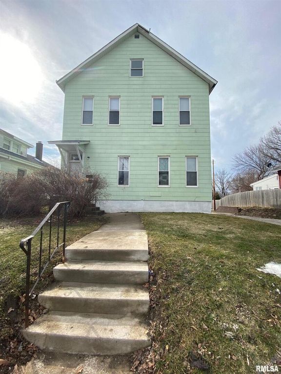 1335 W 13TH Street, Davenport, IA 52804