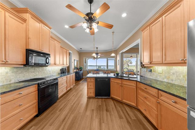 9820 SE 110TH STREET ROAD, Belleview, FL 34420