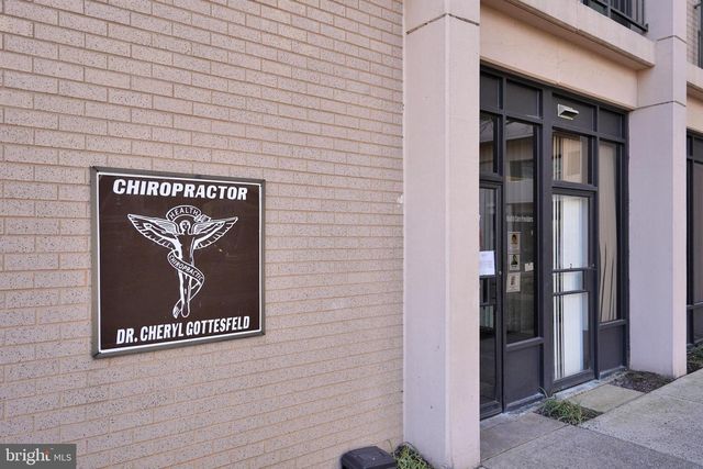 4141 N Henderson Rd Apt 1012, Arlington, VA 22203