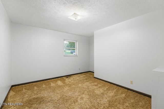 1365 Mine Rd, New Market, TN 37820