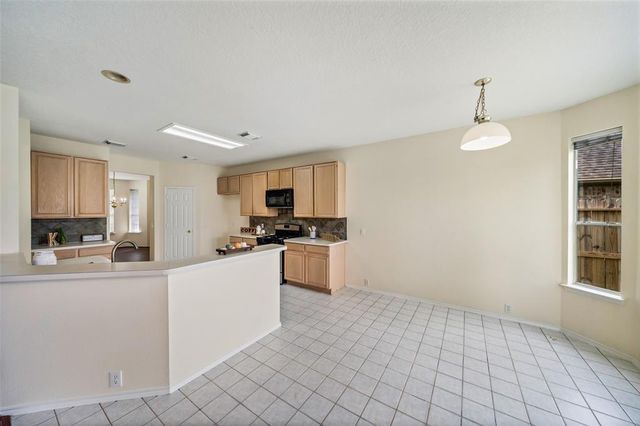 11011 Hunting Path Court, Houston, TX 77065