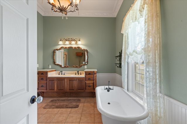 374 CR 104, Carthage, TX 75633