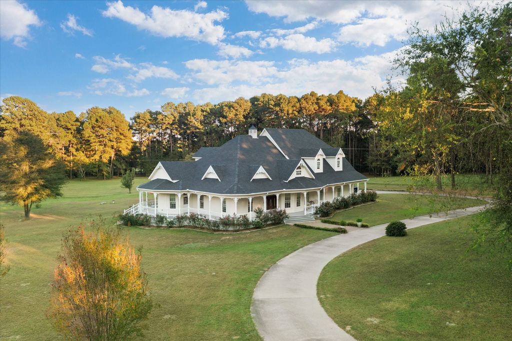 374 CR 104, Carthage, TX 75633