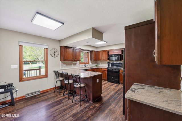 28741 White Road, Perrysburg, OH 43551