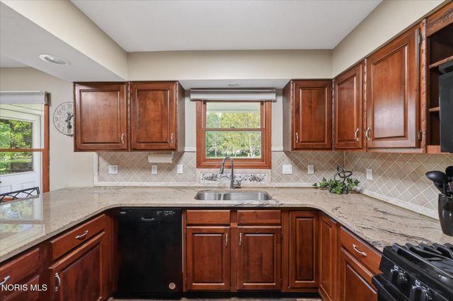 28741 White Road, Perrysburg, OH 43551