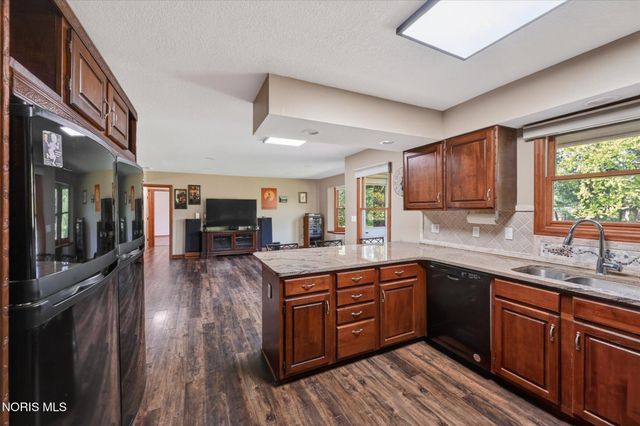 28741 White Road, Perrysburg, OH 43551