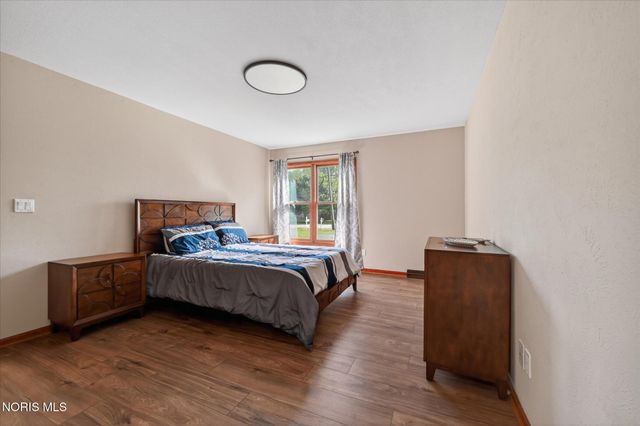 28741 White Road, Perrysburg, OH 43551