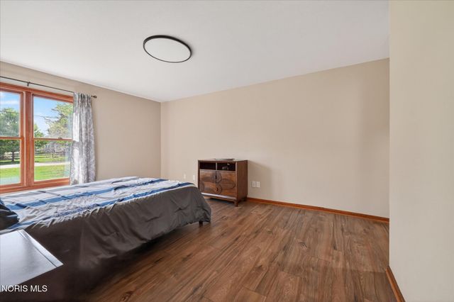 28741 White Road, Perrysburg, OH 43551