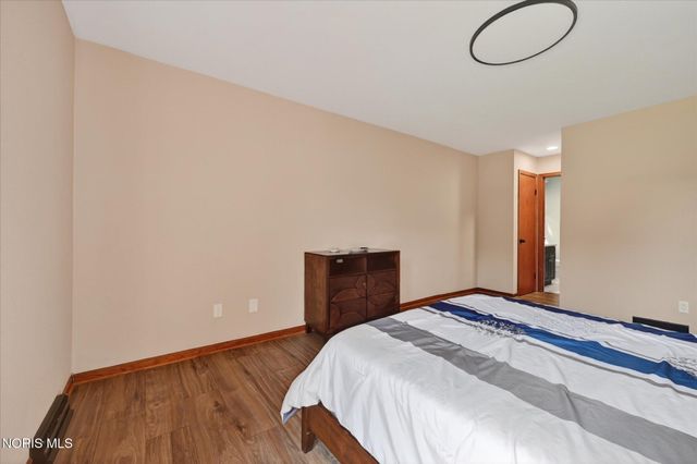 28741 White Road, Perrysburg, OH 43551