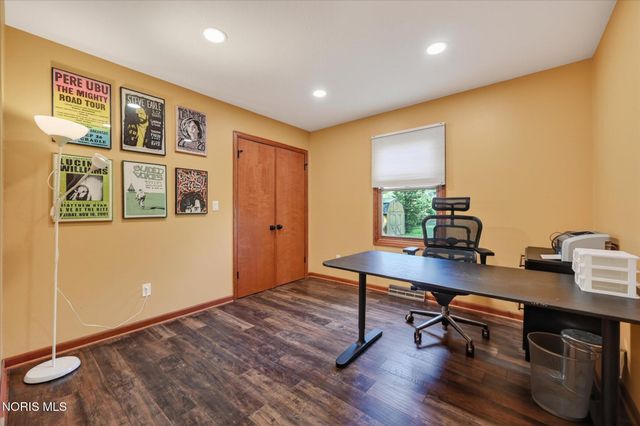 28741 White Road, Perrysburg, OH 43551