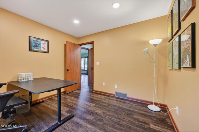 28741 White Road, Perrysburg, OH 43551