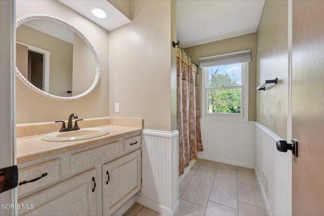28741 White Road, Perrysburg, OH 43551