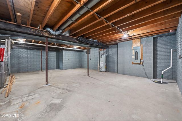 28741 White Road, Perrysburg, OH 43551