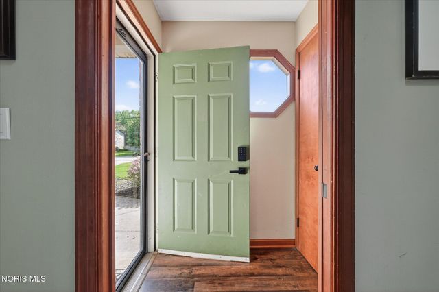 28741 White Road, Perrysburg, OH 43551