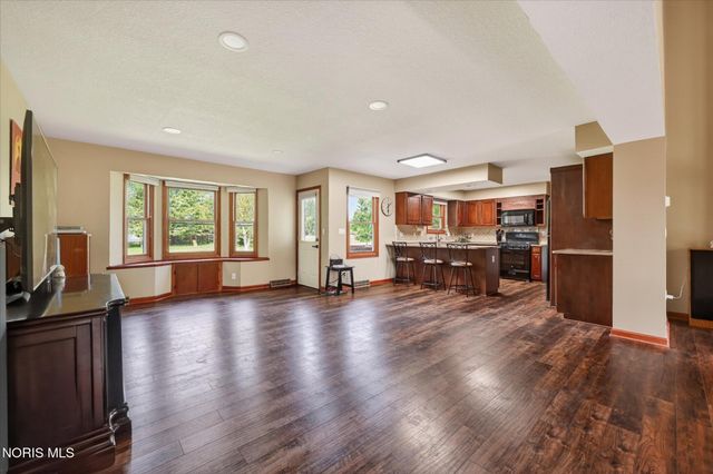 28741 White Road, Perrysburg, OH 43551
