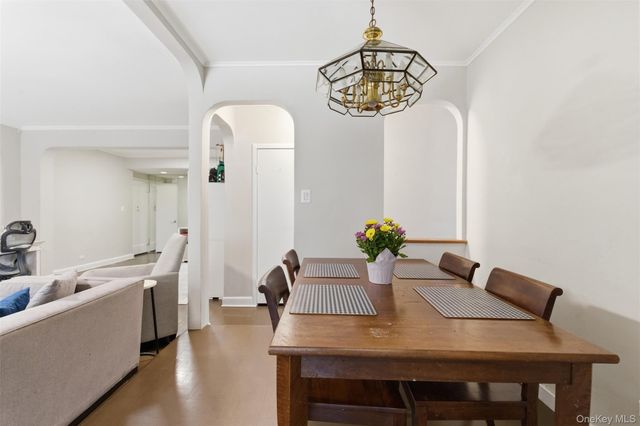 6960 108th Street 306, Forest Hills, NY 11375