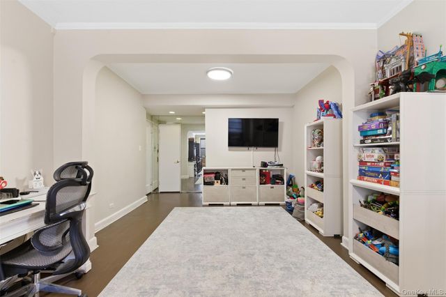 6960 108th Street 306, Forest Hills, NY 11375