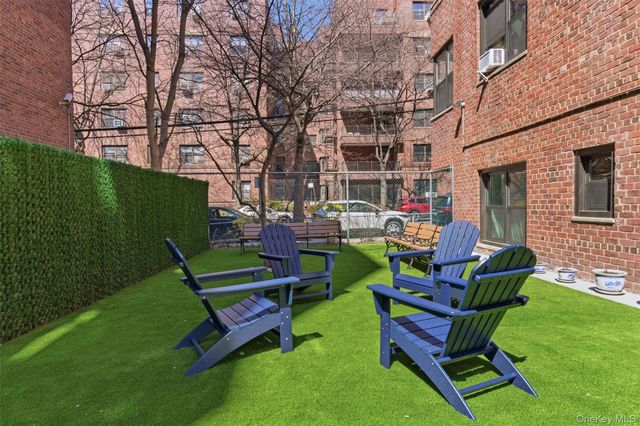 6960 108th Street 306, Forest Hills, NY 11375