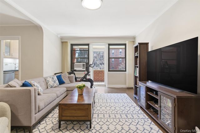 6960 108th Street 306, Forest Hills, NY 11375