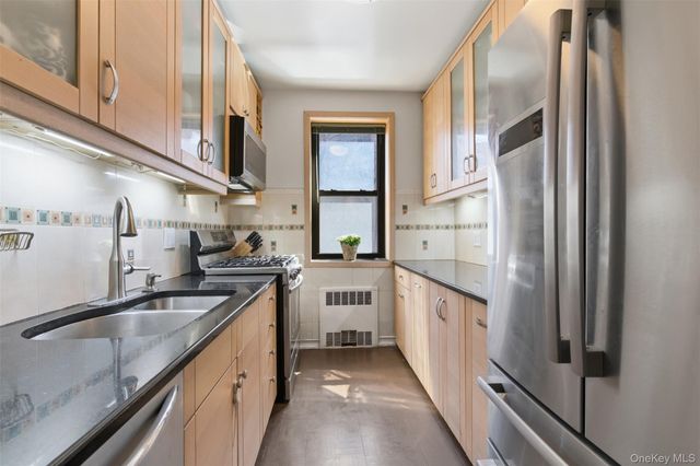 6960 108th Street 306, Forest Hills, NY 11375