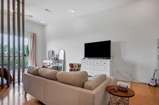 2931 E 12th ST 306, Austin, TX 78702