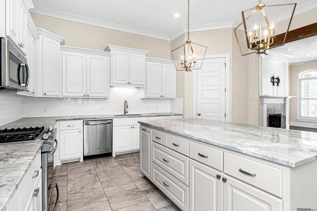 6529 Silver Oak, Baton Rouge, LA 70817