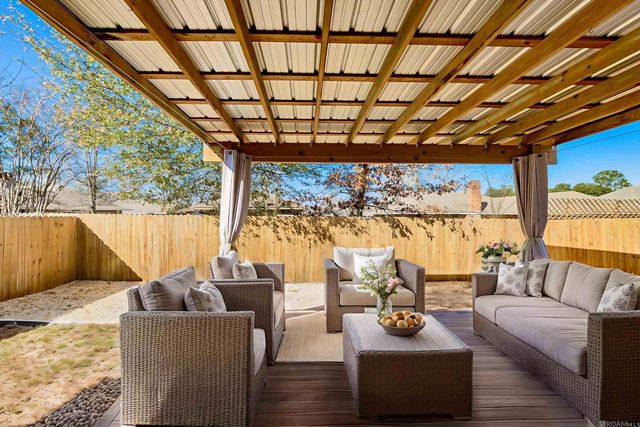 6529 Silver Oak, Baton Rouge, LA 70817