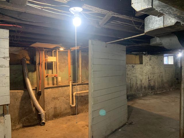 1013 Maple Avenue, Jackson, MI 49203