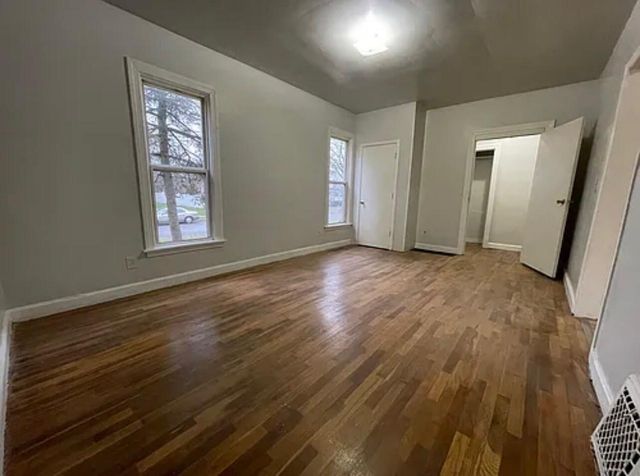 1013 Maple Avenue, Jackson, MI 49203