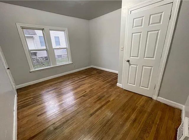 1013 Maple Avenue, Jackson, MI 49203