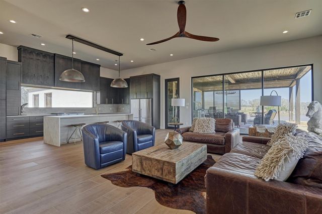 22199 Interstate Highway 45 Feeder N, Buffalo, TX 75831