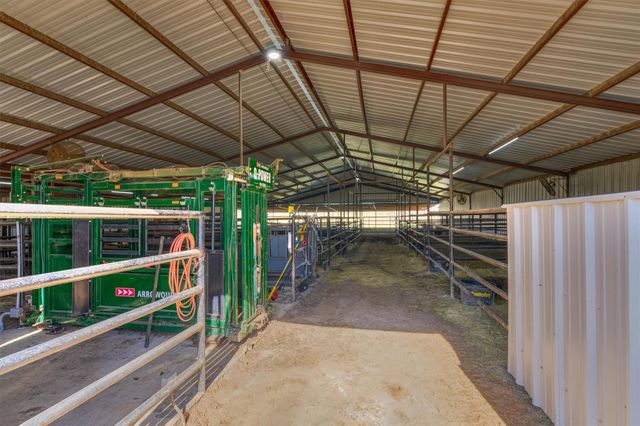 22199 Interstate Highway 45 Feeder N, Buffalo, TX 75831