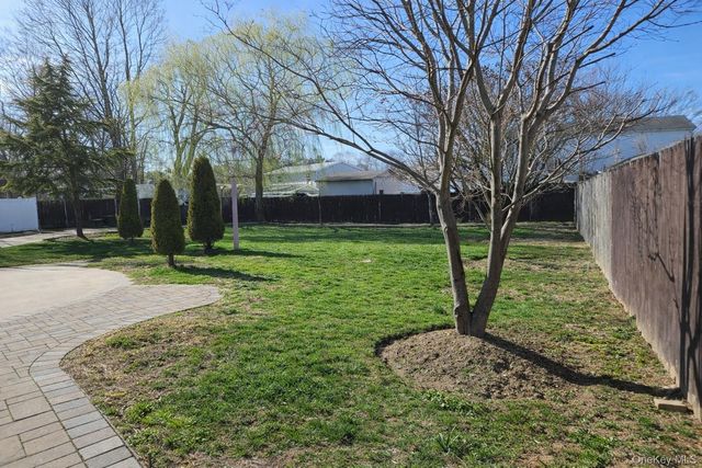 56 Applegate Drive, Central Islip, NY 11722