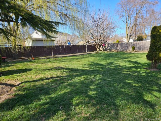 56 Applegate Drive, Central Islip, NY 11722