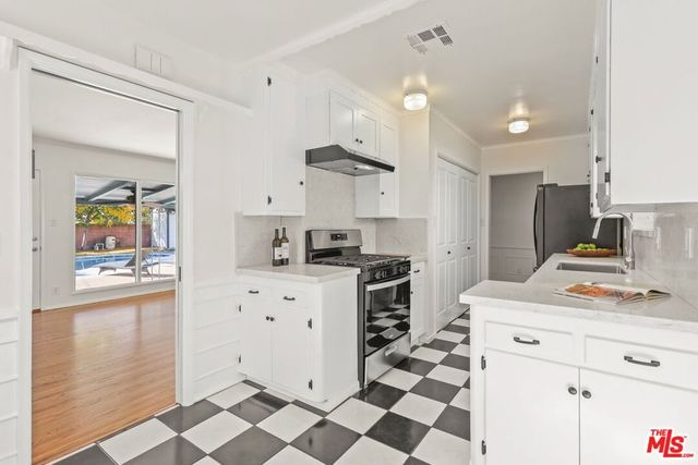 5733 Radford Avenue, Valley Village, CA 91607