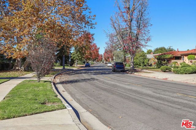 5733 Radford Avenue, Valley Village, CA 91607